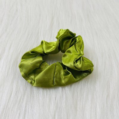 Zöld scrunchie hajgumi