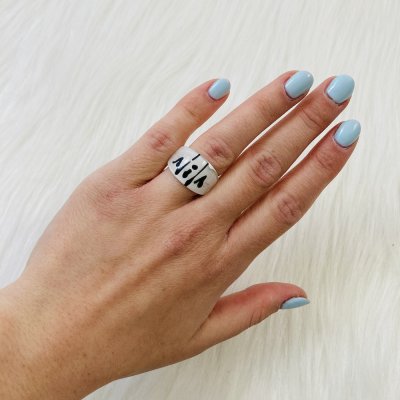 Fehér mintás gyűrű