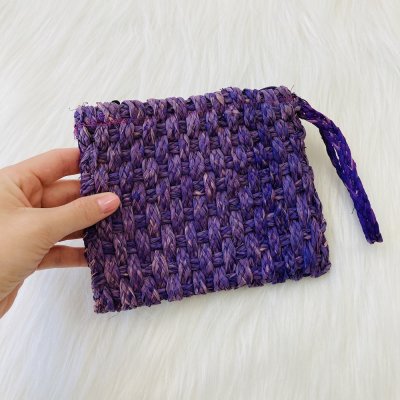 Fonott lila kis bohém kézitáska