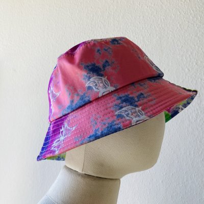Pillangós tiedye bucket hat