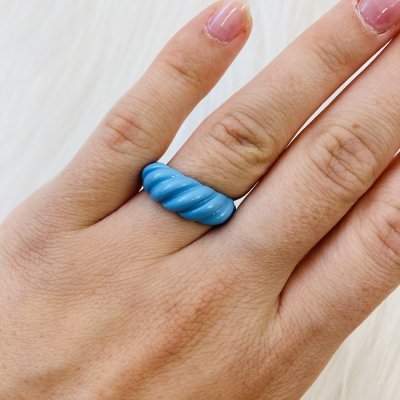 Kék croissont gyűrű