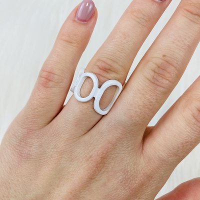 Fehér lyukacsos gyűrű