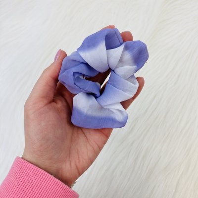 Lila tiedye scrunchie