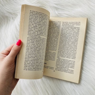 Papagáj ábécé c. könyv