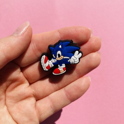 Sonic crocs papucs pin