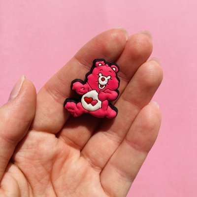 Love a Lot gondos bocs crocs papucs pin