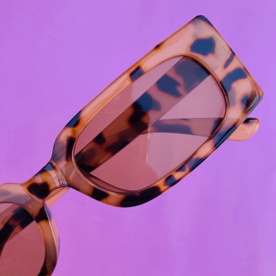 Teknős mintás napszemüveg