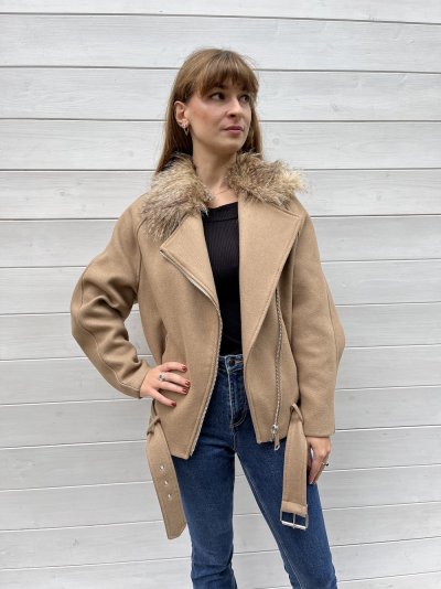 Szőrmés barna kabát