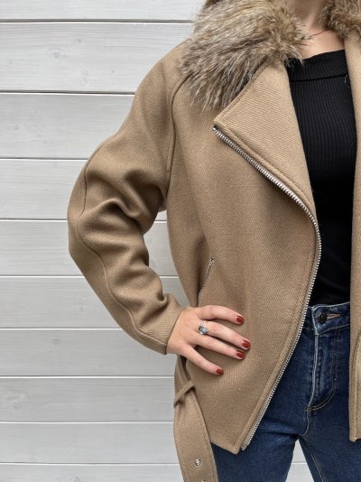 Szőrmés barna kabát