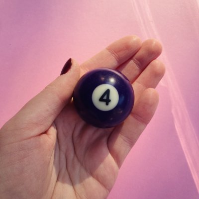 Biliárd lila négyes golyó