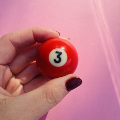 Biliárd piros hármas  golyó