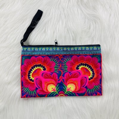 Virágos hímzett thai kistáska