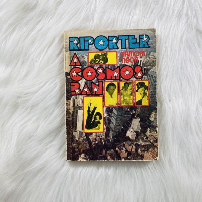 Riporter a Cosmosban c. könyv
