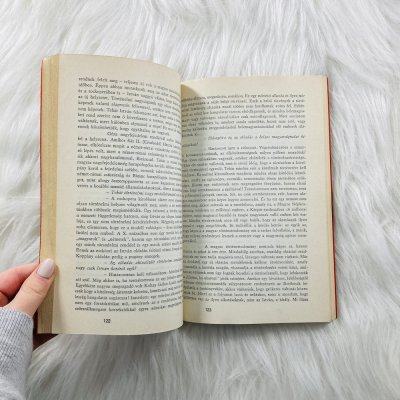 István a király könyv