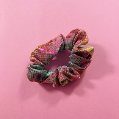 Szivárvány scrunchie