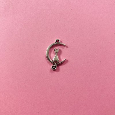 Hold és cica medál