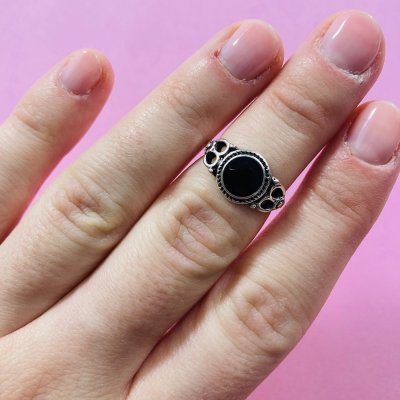 Fekete köves gyűrű