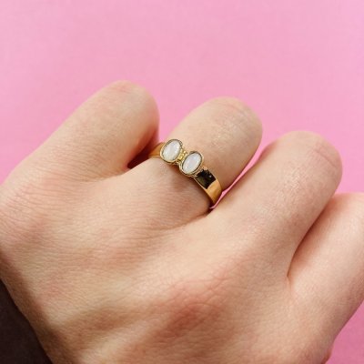 Fehér köves gyűrű