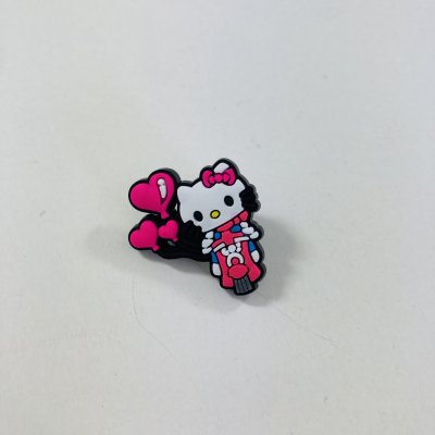 Cuki hello kitty crocs papucs pin